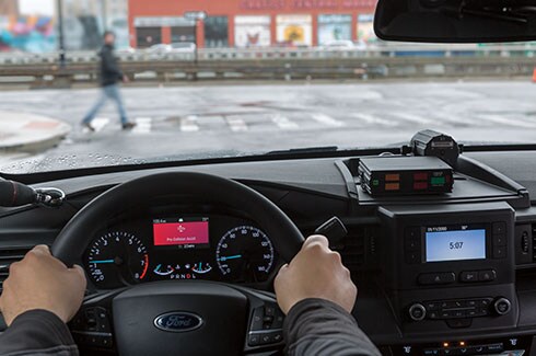 Ford Explorer Interceptor 2026, SUV para Flotillas de Policía equipada con Asistentes de Seguridad